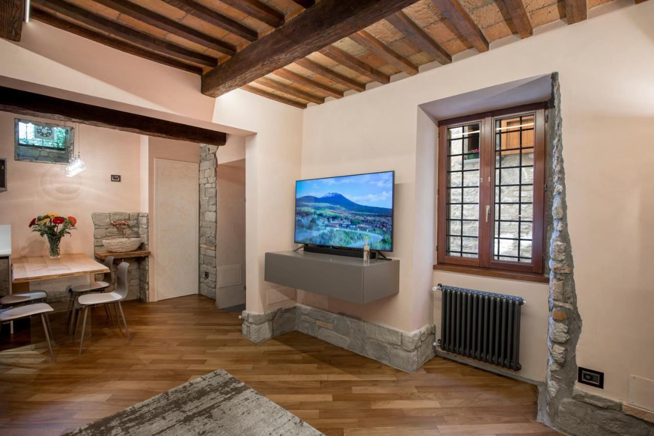 B&B Luxury Apartment Suite Gubbio 2 Camere E Divano Letto Exterior foto